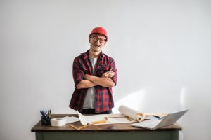 DIY vs professioneel: wanneer is het verstandig om een professionele aannemer in te schakelen voor huisrenovaties?