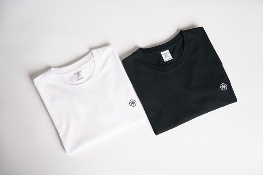 Kleding cadeau geven zonder misser: maat, pasvorm en stof